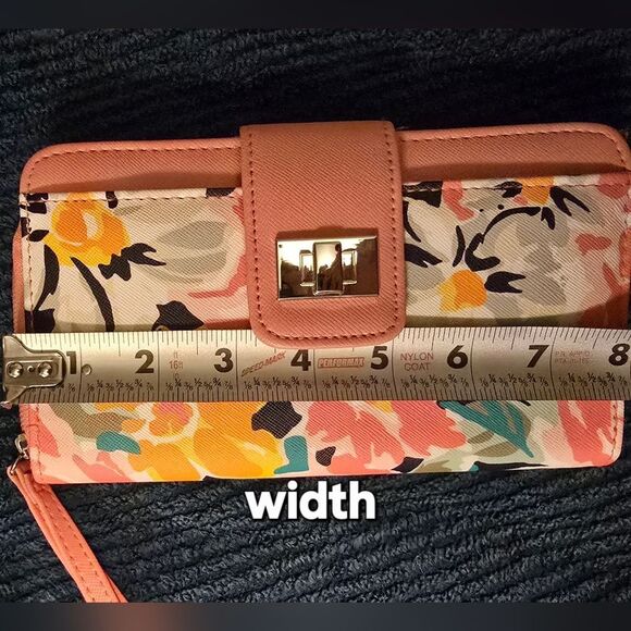 Flower Wristlet Wallet (PUR2) - Picture 10 of 14